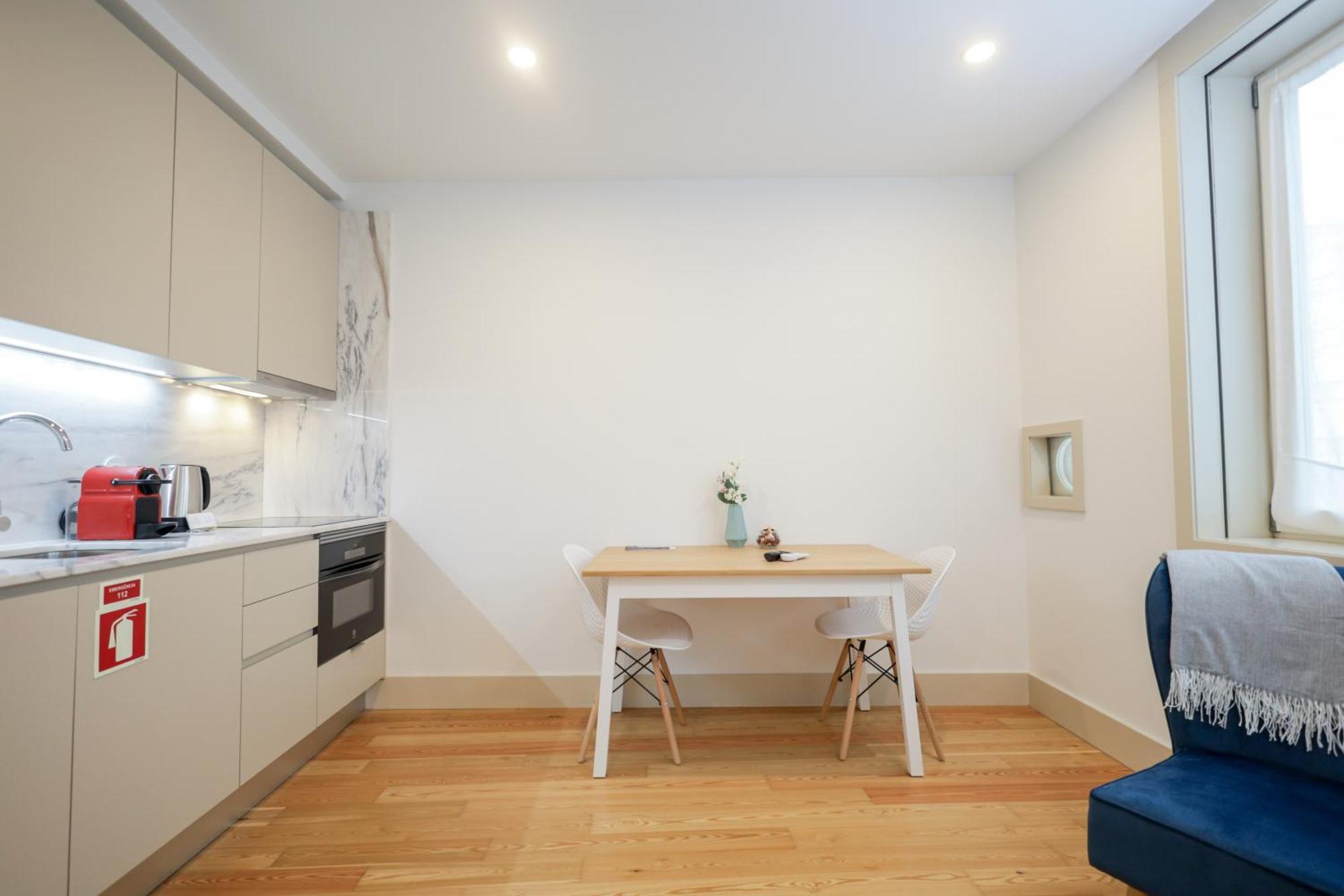 Martires Sweet Apts By Portocityhosts Стая снимка