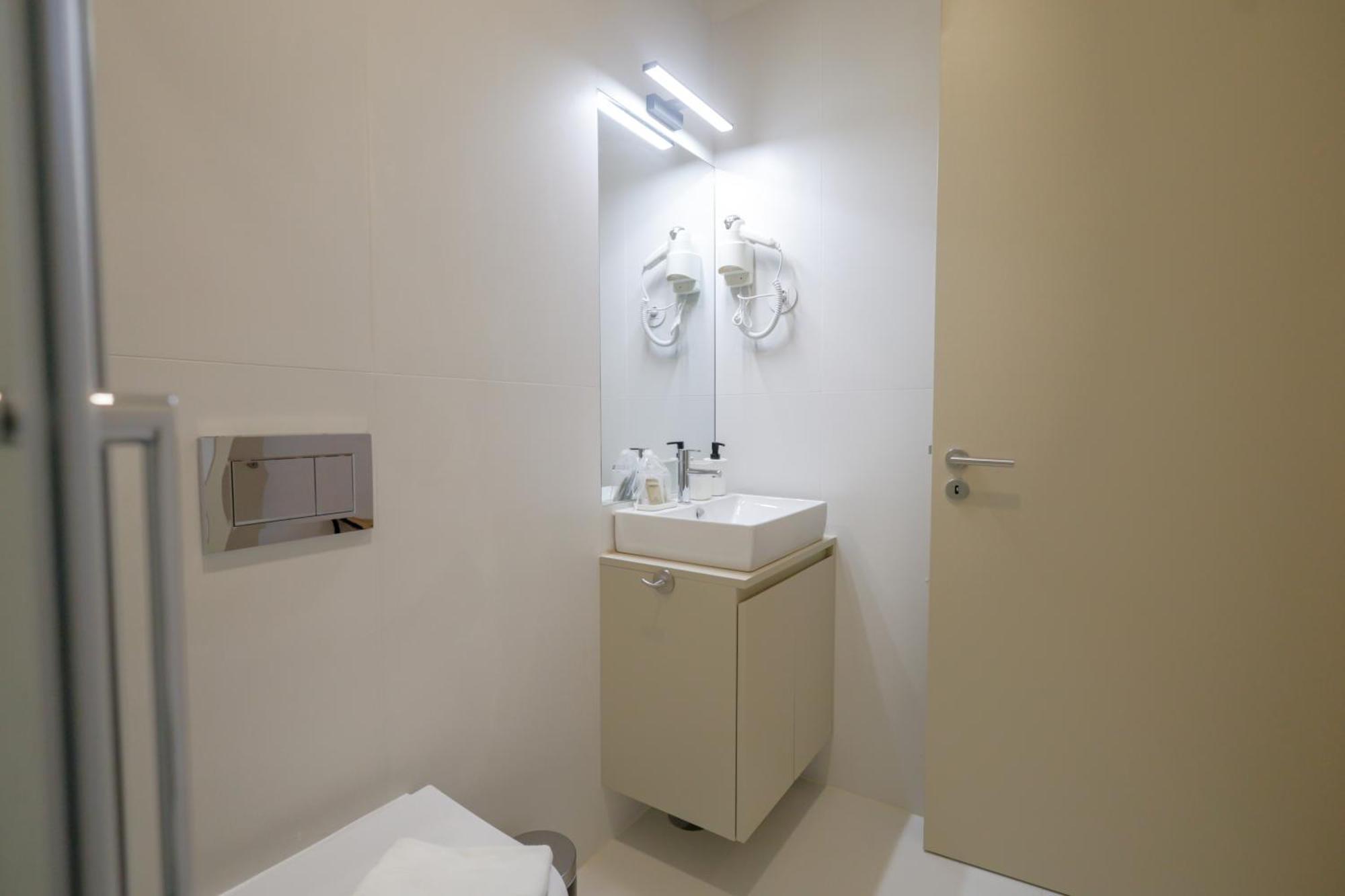 Martires Sweet Apts By Portocityhosts Стая снимка