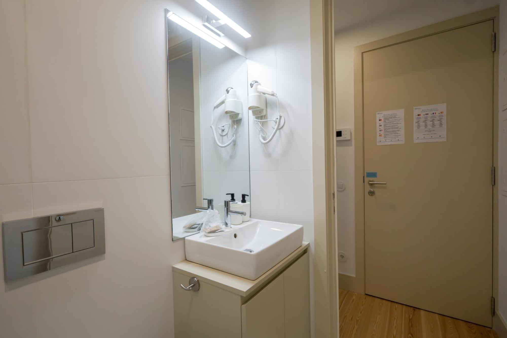 Martires Sweet Apts By Portocityhosts Стая снимка