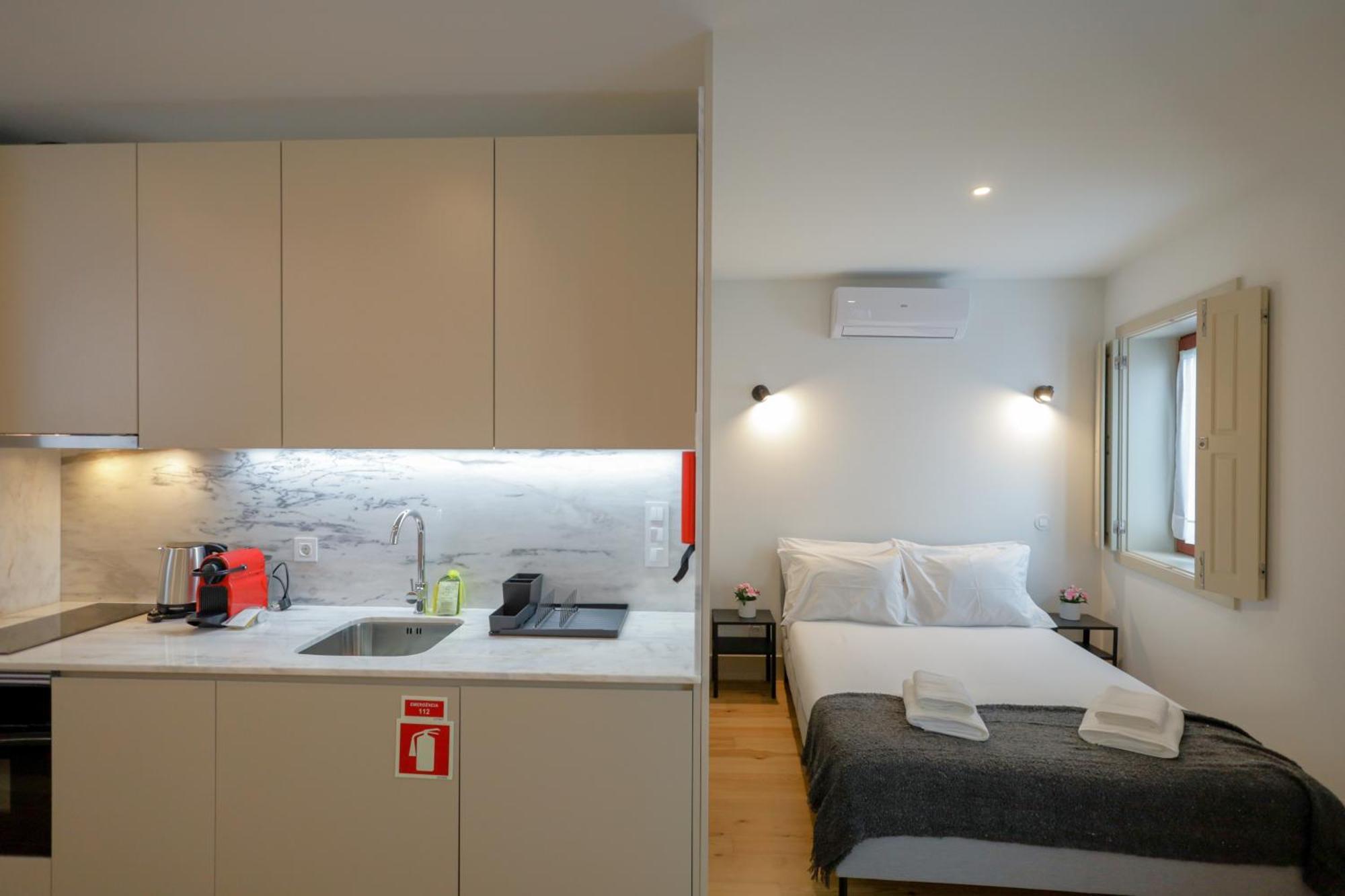 Martires Sweet Apts By Portocityhosts Стая снимка